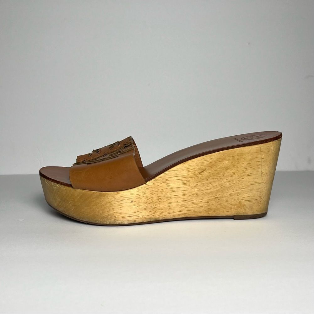 Tory Burch Women's Ines Wedge Platform Slide Sand… - image 6